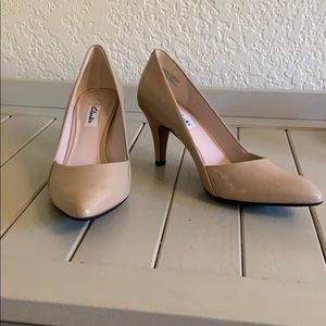 clarks pointed toe pumps